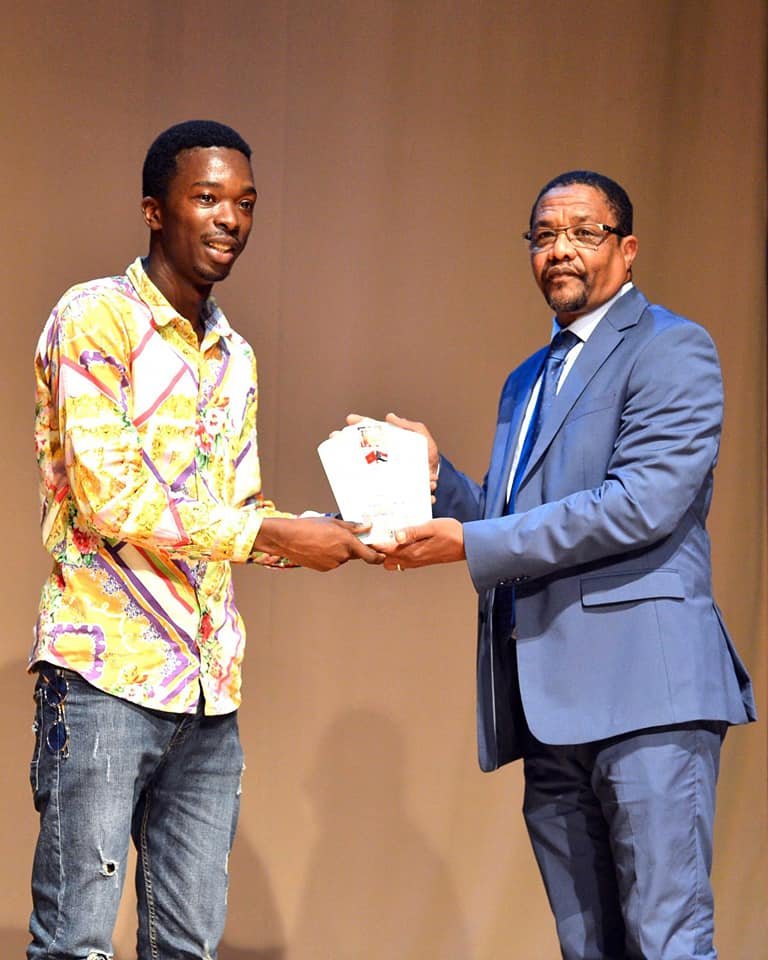 304722125 3398076700411350 1355702648187413193 N 1